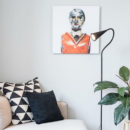 Baixa24 •P2R• Bright Apt In Vibrant Downtown Порто Екстериор снимка