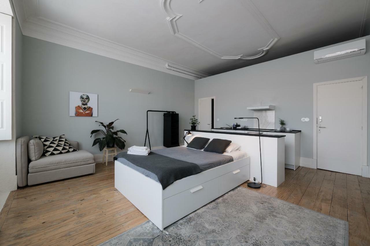 Baixa24 •P2R• Bright Apt In Vibrant Downtown Порто Екстериор снимка