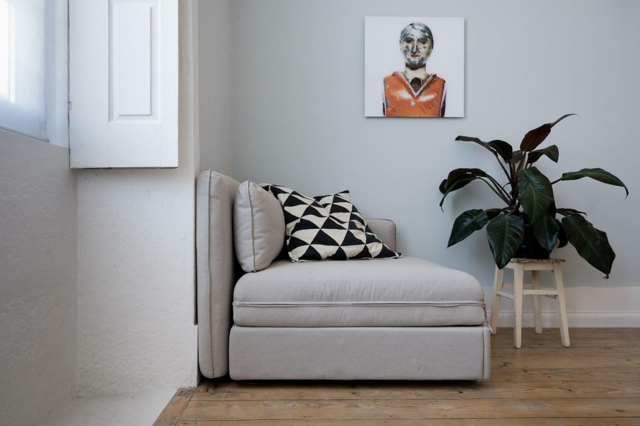 Baixa24 •P2R• Bright Apt In Vibrant Downtown Порто Екстериор снимка