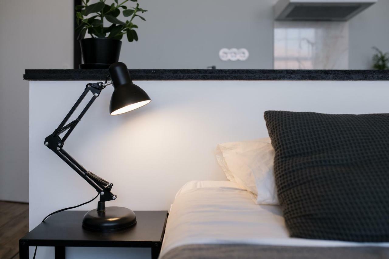 Baixa24 •P2R• Bright Apt In Vibrant Downtown Порто Екстериор снимка