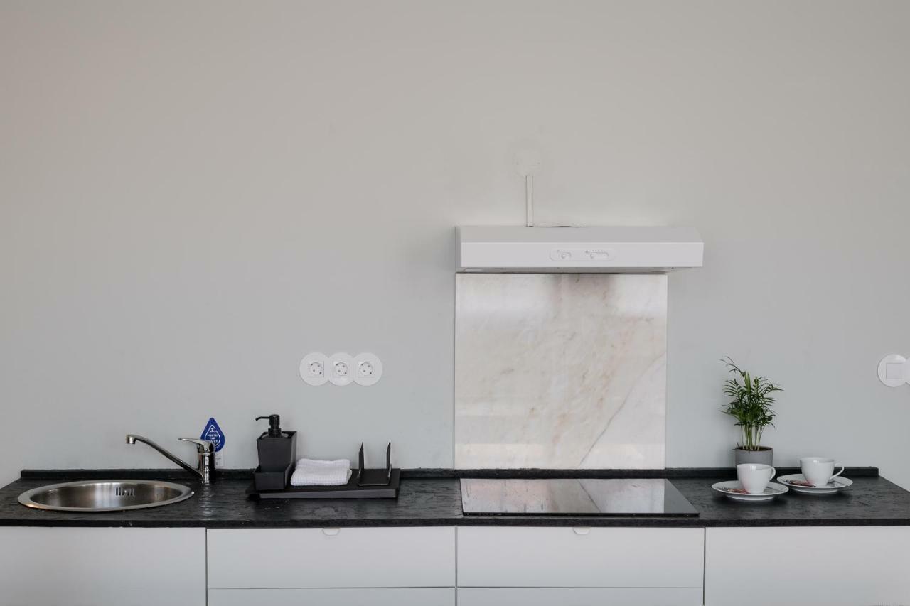 Baixa24 •P2R• Bright Apt In Vibrant Downtown Порто Екстериор снимка