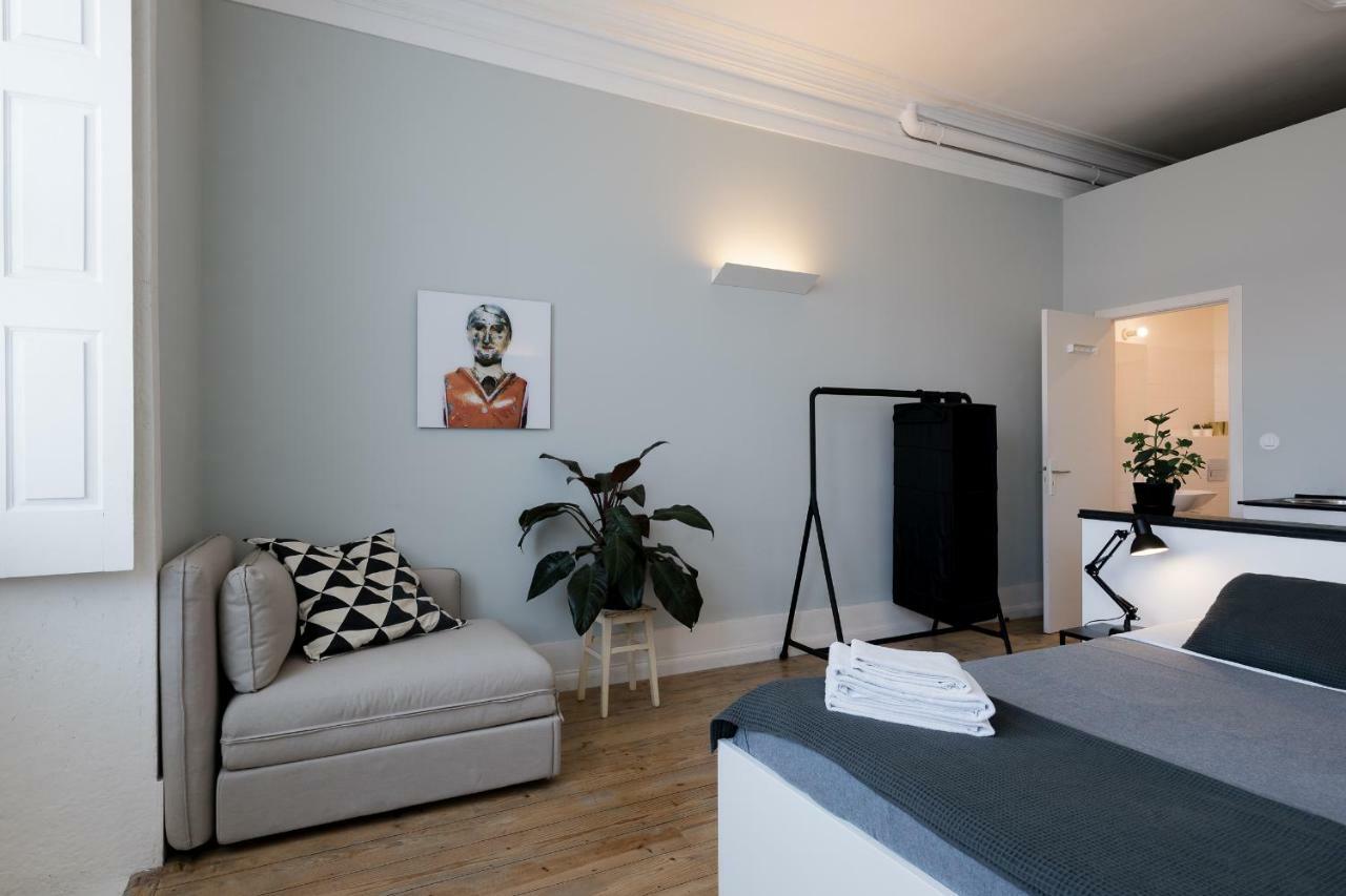Baixa24 •P2R• Bright Apt In Vibrant Downtown Порто Екстериор снимка